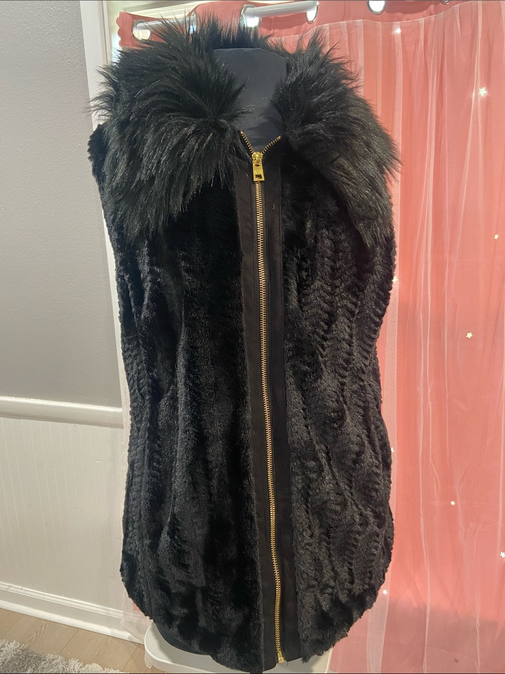 Marc New York Black Faux Fur Zip-Front Vest with Plush Collar size L